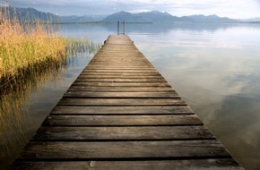 ZDF: "Der Chiemsee - zwischen Beach und Bergalm": Achtteilige Dokuserie immer sonntags nach dem "ZDF-Fernsehgarten" (FOTO)