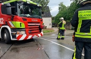 Feuerwehr Gladbeck: FW-GLA: Brand droht auf Wohngebäude überzugreifen