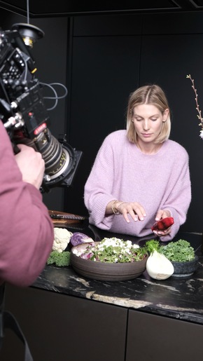 health tv präsentiert &quot;Food Facts&quot; - das einzigartige Premium-Ernährungsformat / moderiert von Sarah Brandner