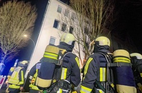 Feuerwehr Bochum: FW-BO: Zwei Verletzte nach Küchenbrand im Ehrenfeld