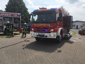 FW-KLE: Containerbrand im Gewerbegebiet