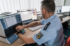 Bundespolizeidirektion Flughafen Frankfurt am Main: BPOLD FRA: Bundespolizei stellte Fälschungsmerkmale im Reisepass einer Ghanaerin direkt am Flugzeug fest