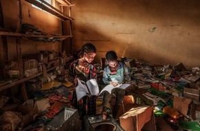 UNICEF Deutschland: UNICEF-Foto des Jahres 2022: Zuflucht zu den Büchern