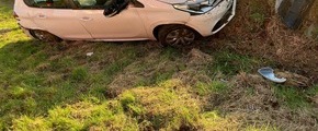 Polizei Düren: POL-DN: Unfall auf der K28 - 47-Jähriger verliert Kontrolle über sein Fahrzeug