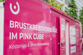 PINK CUBE heute in Zürich: Brustkrebsvorsorge auf dem Europaplatz