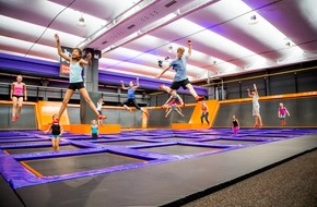 JUMP House Holding GmbH: Deutschland springt! Freizeittrend Trampolinparks: Marktführer JUMP House gewinnt Hamburger Gründerpreis und expandiert bundesweit / Eröffnung des vierten Standorts in Köln am 8.10.