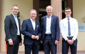 Schön Klinik: Pressemeldung: Bundestagsabgeordneter zu Besuch in der Schön Klinik Bad Arolsen