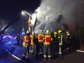 FW-ROW: Wohnhausbrand in Rotenburg - Gro&szlig;brand in der Nacht