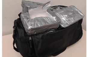 Bundespolizeidirektion Sankt Augustin: BPOL NRW: 18 Jahre alter Untersuchungshaftbefehl vollstreckt- Bundespolizei findet 10 Kilogramm Chrystal Meth