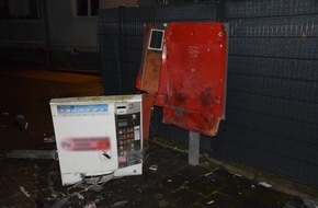 Kreispolizeibehörde Herford: POL-HF: Knall weckt Nachbarschaft auf- Zigarettenautomat gesprengt