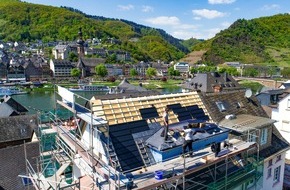Rathscheck Schiefer: Tradition trifft Zukunft: Elegante Energielösung jetzt auch im Denkmalschutz - Neue gesetzliche Regelungen erleichtern eigene Stromerzeugung