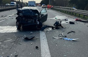 Polizeiautobahnstation Kaiserslautern und Zentrale Verkehrsdienste: POL-PASTKL: Verkehrsunfall fordert acht Verletzte