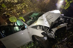 Feuerwehr Gladbeck: FW-GLA: Verkehrsunfall mit automatischer Unfallmeldung (eCall) - eine schwer verletzte Person