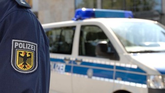 Bundespolizeidirektion München: Bundespolizeidirektion München: Exhibitionistische Handlung in der S-Bahn: Unbekannter entblößt Genital