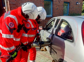 FW-OLL: Ausbildungstag der Johanniter-Auszubildenden bei der Feuerwehr Großenkneten