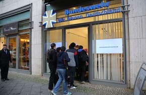 PIZ Personal: Interessieren - Beraten - Diskutieren: Ein Jahr Showroom der Bundeswehr in Berlin
