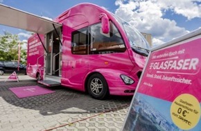 Deutsche Telekom AG: Telekom-Infomobil zum Glasfasernetz in Bad Hönningen