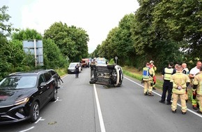 Feuerwehr Pulheim: FW Pulheim: Verkehrsunfall auf Landstraße in Brauweiler - Drei Verletzte