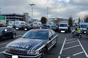 Polizei Düsseldorf: POL-D: Friedrichstadt - Corneliusstraße - "Amerikanischen Streifenwagen" kontrolliert - Sachverständiger attestiert erhebliche Mängel - Weiterfahrt untersagt
