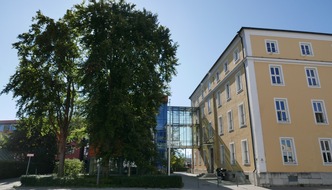 Hauptzollamt Rosenheim: HZA-RO: 05. April 2025: Tag der Ausbildung beim Hauptzollamt Rosenheim / ZOLL wirbt für die Ausbildung im mittleren Dienst und für das Duale Studium zum Bachelor of Laws