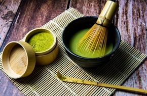 Wort & Bild Verlagsgruppe - Gesundheitsmeldungen: Matcha-Tee - nicht ganz so gut wie sein Ruf / Die "Apotheken Umschau" zeigt: Eine gesundheitsfördernde Wirkung des grünen Pulvers ist wissenschaftlich nicht belegt