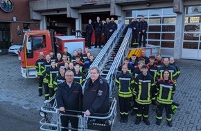 Freiwillige Feuerwehr Kalkar: Feuerwehr Kalkar: Ausbildung erfolgreich bestanden - 30 Kameradinnen und Kameraden bestehen den ersten Teil der Grundausbildung