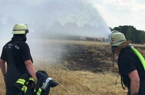 Feuerwehr und Rettungsdienst Bonn: FW-BN: Paralleleinsätze in Bonn
Schwimmer im Rhein und ausgedehnter Flächenbrand in Lengsdorf