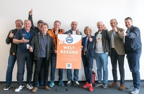 Volksbank eG Braunschweig Wolfsburg: Weltrekord geschafft! / Über 10.000 Menschen gemeinsam gegen Kinderarmut beim walk4help / Regionale Projekte erhalten eine Spendensumme von 1.148.000 Euro