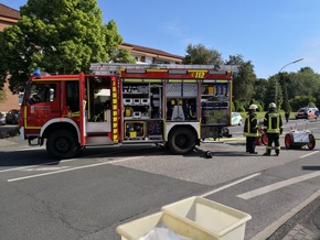 FW-WRN: TH_ABC_2 - Gefahrstoff UN 3295 läuft aus LKW aus