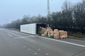 Autobahnpolizeiinspektion: API-TH: Vollsperrung - Lkw kippt auf die linke Fahrzeugseite