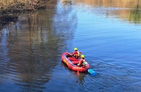 Feuerwehr Gevelsberg: FW-EN: Strömungsretter der Feuerwehr bergen toten Schwan