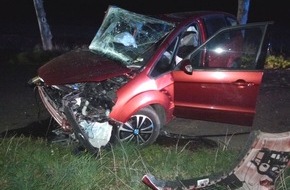 Polizei Minden-Lübbecke: POL-MI: Alkoholisierter Autofahrer wird bei Unfall schwer verletzt