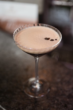 NEU: Dallmayr Espresso Martini jetzt als Pre-Mix für die Gastronomie!