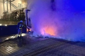 Feuerwehr Recklinghausen: FW-RE: Brand mehrerer Mülltonnen in der Recklinghäuser Innenstadt