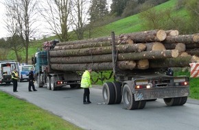 Polizeiinspektion Northeim: POL-NOM: Holztransporter kontrolliert