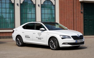 Skoda Auto Deutschland GmbH: SKODA macht 25. Verleihung des COSMOPOLITAN Prix de Beauté mobil