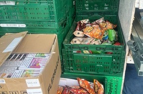 Polizei Dortmund: POL-DO: Bratpfannen, Mundspülung und Tabakprodukte: Hauptzollamt und Polizei ermitteln nach Zeugenhinweisen auf einem Flohmarkt
