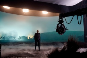 Tom Hanks erz&auml;hlt die Geschichte des Zweiten Weltkriegs: Neue umfassende Doku-Serie des HISTORY Channels startet am 26. Mai im deutschsprachigen Raum