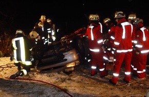 Feuerwehr Essen: FW-E: Schwerer Verkehrsunfall bei Glatteis
