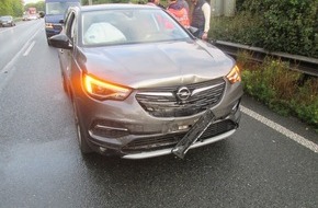Polizeiinspektion Delmenhorst / Oldenburg - Land / Wesermarsch: POL-DEL: Autobahnpolizei Ahlhorn: Auffahrunfall mit zwei beteiligten Pkw auf der Autobahn 28 (Gemeinde Ganderkesee) +++ Eine leichtverletzte Person +++ Hoher Sachschaden