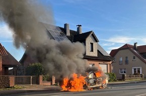Polizei Minden-Lübbecke: POL-MI: Auto fängt während der Fahrt Feuer