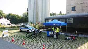 Polizei Mettmann: POL-ME: Polizeiaktion für mehr gegenseitige Rücksichtnahme: "FAIRkehr" auf dem Panoramaradweg - Heiligenhaus - 2009068