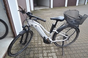 Polizeiinspektion Göttingen: POL-GÖ: (124/2024) Weißes "Liv"-Pedelec, Fahrradhelm und zwei Laufräder bei Waake gefunden - Herkunft unklar