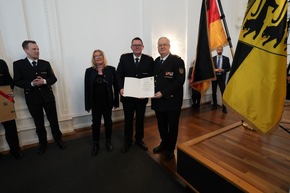 FWV BW: Dr. Frank Knödler wird Ehrenpräsident des Landesfeuerwehrverbandes Baden-Württemberg und erhält die Stauffermedaille in Gold