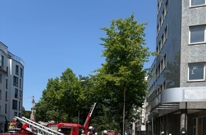 Feuerwehr Essen: FW-E: Erneutes Brandereignis in leerstehendem Bürogebäude - Menschenrettung eingeleitet, fünf Etagen aufwendig durchsucht