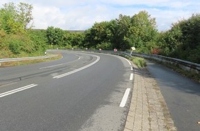 Polizeiinspektion Hameln-Pyrmont/Holzminden: POL-HM: Verkehrsunfallflucht am Hagener Berg - Polizei sucht Zeugen