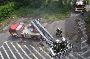 Feuerwehr Dortmund: FW-DO: Gemeinsame Übung von Freiwilliger und Berufsfeuerwehr am ehemaligen Marien-Hospital in Kirchhörde