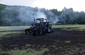 Polizeidirektion Kaiserslautern: POL-PDKL: Traktor geht in Flammen auf
