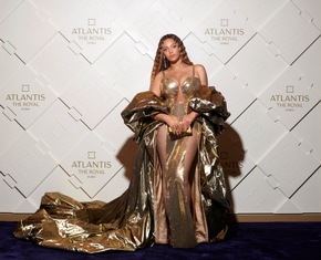 Beyoncé, Kendall Jenner, Chloe X Halle, Rebel Wilson, Gauri Khan und Letitia gehören zu den Weltstars auf dem roten Teppich bei der Eröffnung des kultigen neuen Ultra-Luxusresorts: Atlantis The Royal