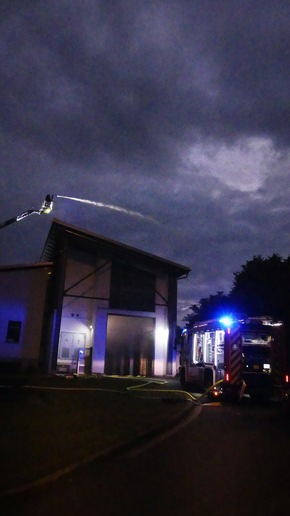 HZA-R: Großangelegte Feuerwehrübung am Zollamt in Furth im Wald